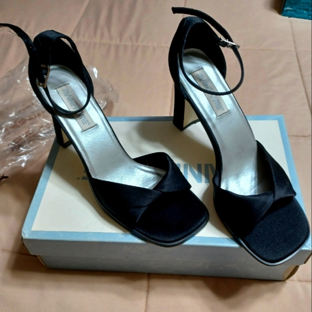 Chic Black Satin Heels by Nine West